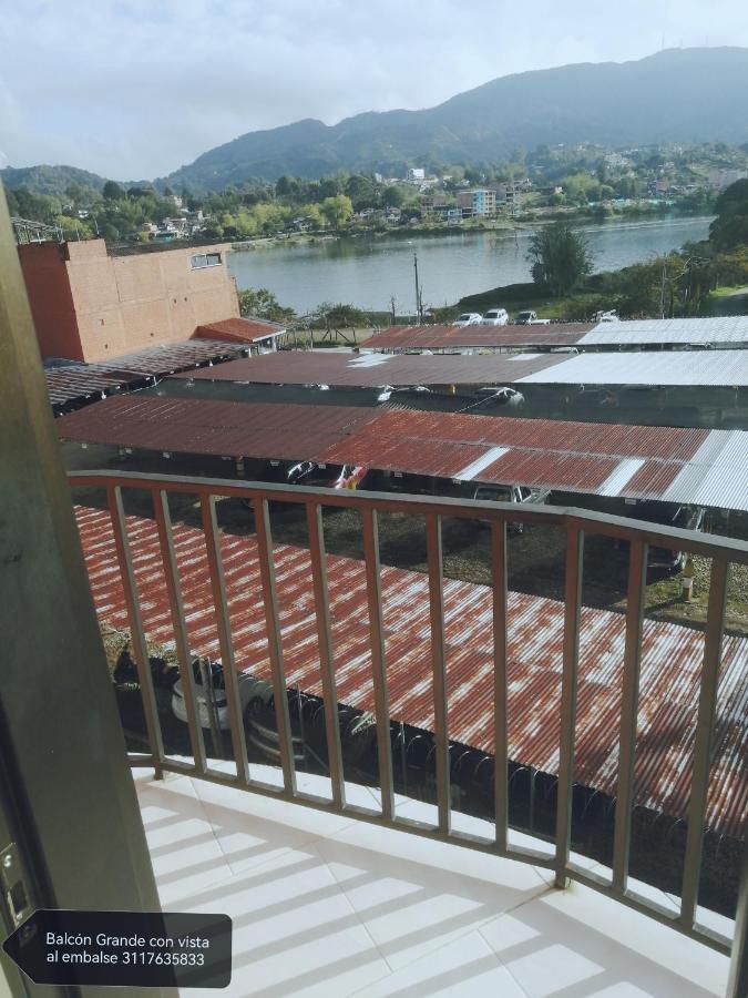 Con Vista Al Embalse *