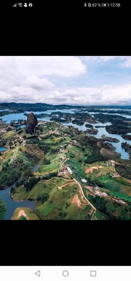Con Vista Al Embalse Guatape